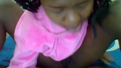 queenleona61 online show from October 2025 05:39:02 AM