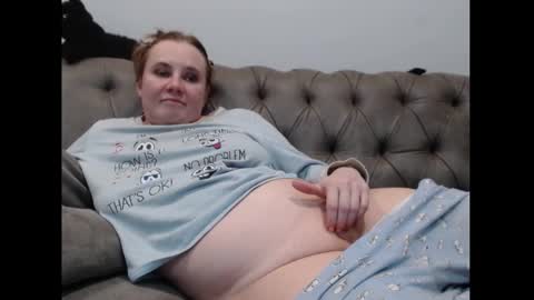 Snapshot of queenmymind chatting on January 2025 08:45:01 PM queenmymind online show from January 2025 08:45:01 PM