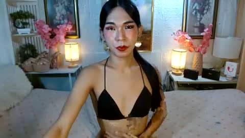 queennira online show from June 2026 06:22:02 AM
