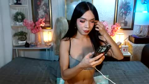 queennira online show from July 2026 06:16:02 AM