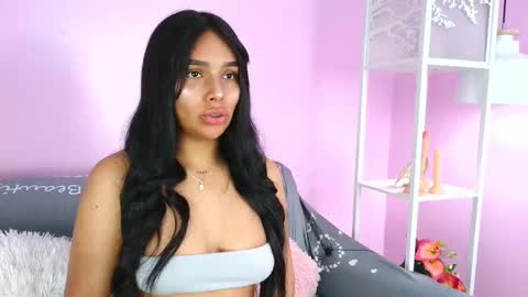 queenofchains online show from October 2025 12:39:01 PM