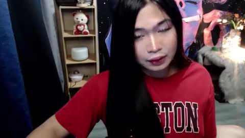 Mikka online show from November 2025 05:00:01 PM