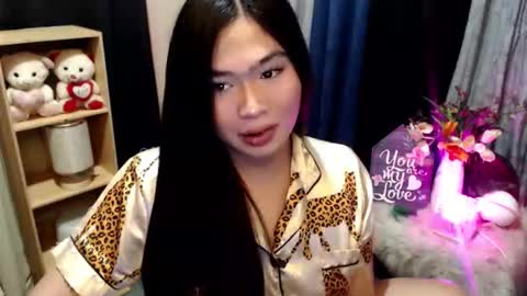 Snapshot of queenofcum169xx chatting on December 2025 10:06:01 PM Mikka online show from December 2025 10:06:01 PM