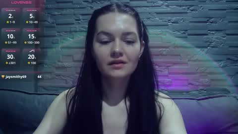 Snapshot of queenofmodels chatting on February 2026 04:19:02 AM QueenOfModels online show from February 2026 04:19:02 AM