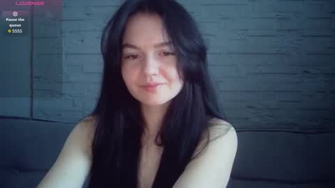 Snapshot of queenofmodels chatting on February 2026 06:21:01 AM QueenOfModels online show from February 2026 06:21:01 AM