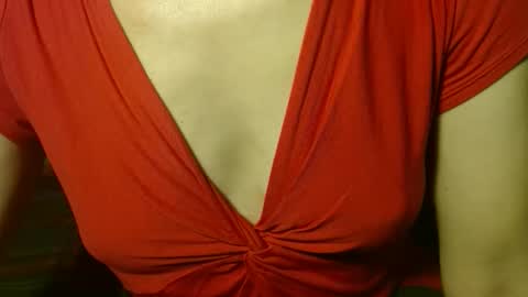 Snapshot of queenoftenderness chatting on May 2026 07:11:02 PM queenoftenderness online show from May 2026 07:11:02 PM