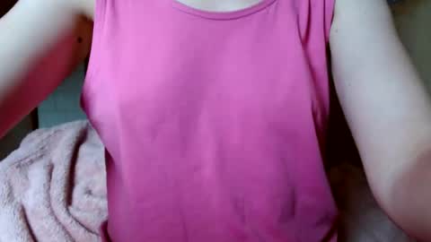 Snapshot of queenoftenderness chatting on July 2026 02:47:02 PM queenoftenderness online show from July 2026 02:47:02 PM