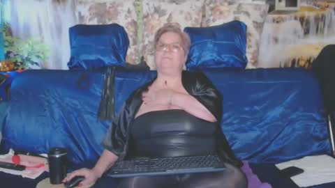 QueenPammy online show from October 2025 05:15:01 AM