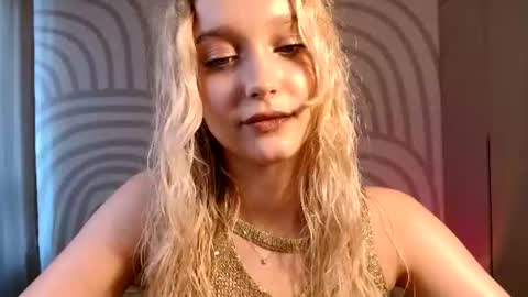 Serena XoXo online show from July 2026 03:03:02 PM