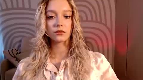 Serena XoXo online show from August 2026 01:27:01 PM