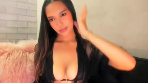 Val  -  online show from June 2026 03:33:01 AM
