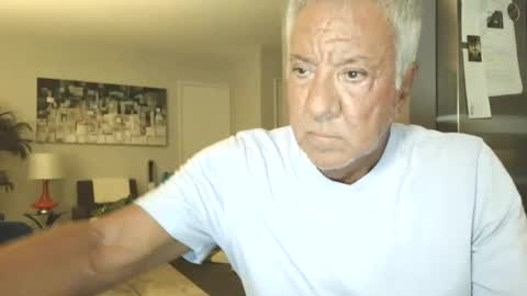 Snapshot of quest_one chatting on October 2025 02:18:01 AM Jim online show from October 2025 02:18:01 AM