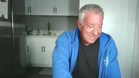 Snapshot of quest_one chatting on October 2025 01:06:01 AM Jim online show from October 2025 01:06:01 AM