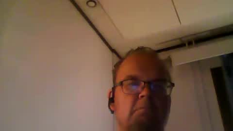 quicke71 online show from July 2026 07:01:02 PM