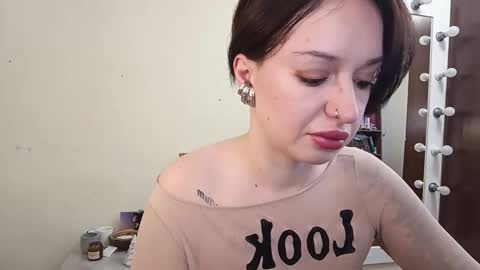 quiet_smile online show from February 2026 10:37:02 AM