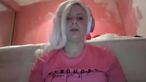 Snapshot of qv3ncrazy chatting on January 2025 10:35:02 AM CRAZYCRYSTALCRAYAZIONZ online show from January 2025 10:35:02 AM