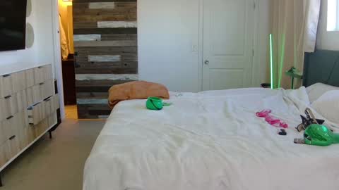 Rachel Rivers online show from March 2026 09:40:01 PM