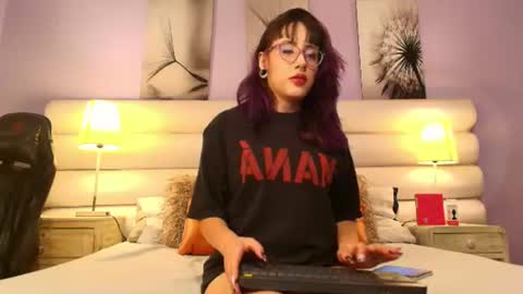 Snapshot of rache_roth chatting on June 2026 09:50:01 PM Rachel online show from June 2026 09:50:01 PM