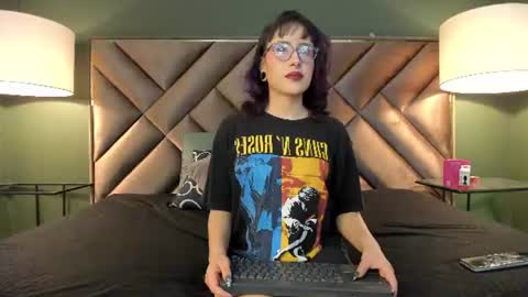 Snapshot of rache_roth chatting on July 2026 09:19:02 PM Rachel online show from July 2026 09:19:02 PM