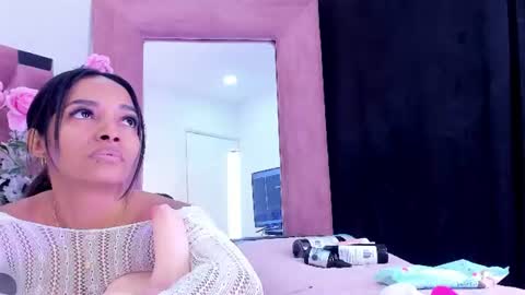 Snapshot of rachel_roman chatting on June 2026 05:10:02 PM DALIANA online show from June 2026 05:10:02 PM