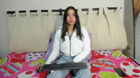 Snapshot of rachell_criss chatting on February 2025 03:43:01 AM Rachell online show from February 2025 03:43:01 AM