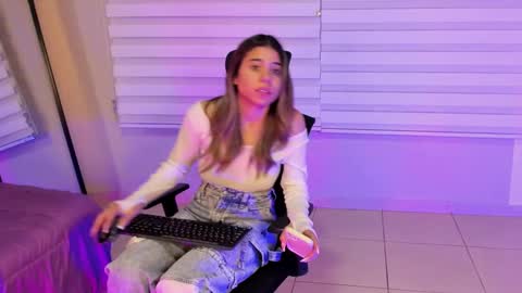 Snapshot of rachell_criss chatting on October 2025 04:29:01 AM Rachell online show from October 2025 04:29:01 AM
