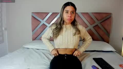 Snapshot of rachell_criss chatting on October 2025 03:42:01 AM Rachell online show from October 2025 03:42:01 AM