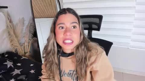 Rachell online show from November 2025 04:01:02 AM