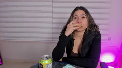 Rachell online show from November 2025 04:18:02 AM