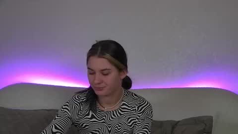 Snapshot of rachellsimpson chatting on March 2025 06:33:01 PM RachellSimpson online show from March 2025 06:33:01 PM