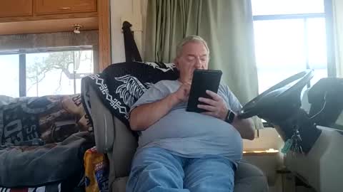 Radioman for fun online show from April 2026 07:06:01 PM