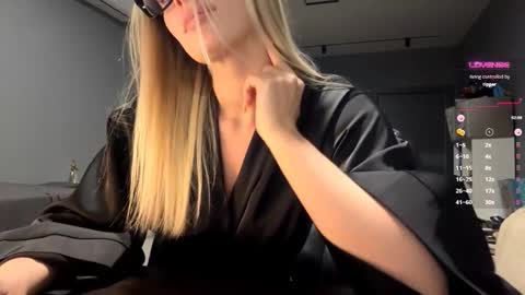 Snapshot of raeannschemmer chatting on February 2026 03:30:01 PM Mila online show from February 2026 03:30:01 PM