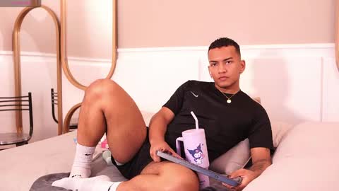 Snapshot of rafa_cruz chatting on April 2026 09:06:02 PM rafa_cruz online show from April 2026 09:06:02 PM