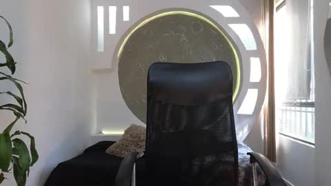 R A F A E L online show from October 2025 08:43:02 PM