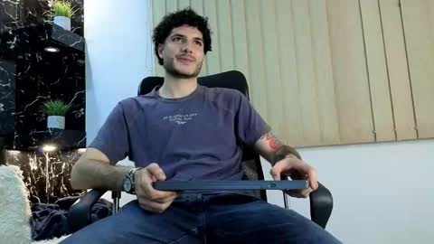 R A F A E L online show from March 2026 02:04:02 AM