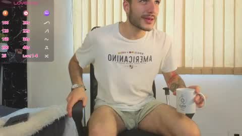 Snapshot of rafael_mendez chatting on June 2026 09:09:01 PM R A F A E L online show from June 2026 09:09:01 PM