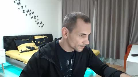 raimondwild online show from April 2026 09:37:02 AM