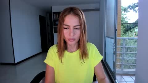 Jennyindependent model . online show from February 2025 08:18:01 PM