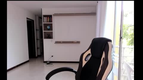 Jennyindependent model . online show from September 2025 07:49:01 PM