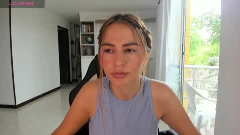 Jennyindependent model . online show from May 2026 06:09:01 PM
