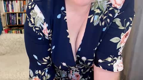 rainbowladyy online show from November 2025 02:12:01 AM