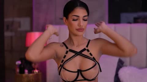 Raisa online show from November 2025 04:51:02 PM