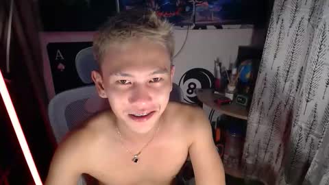 ralfhuge24 online show from April 2026 09:51:02 AM