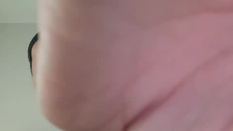 Snapshot of raluca_fr chatting on October 2025 07:20:02 AM raluca_fr online show from October 2025 07:20:02 AM