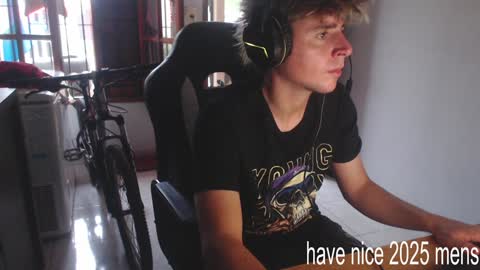 Snapshot of ramisexyloveyou chatting on December 2024 10:23:02 PM Ramiro online show from December 2024 10:23:02 PM