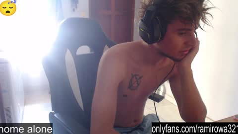 Snapshot of ramisexyloveyou chatting on January 2025 01:21:02 PM Ramiro online show from January 2025 01:21:02 PM