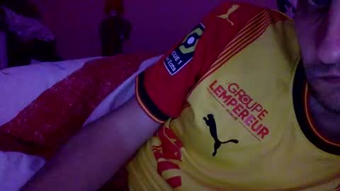 Snapshot of randobad12 chatting on December 2024 09:15:02 PM randobad12 online show from December 2024 09:15:02 PM