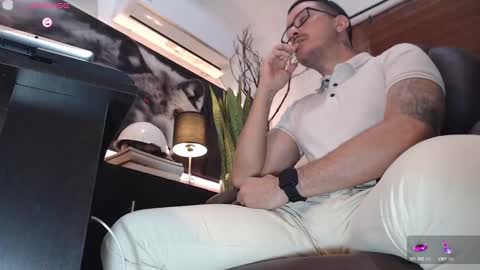 Snapshot of randylukehot chatting on January 2025 07:21:02 PM randylukehot online show from January 2025 07:21:02 PM