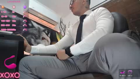 Snapshot of randylukehot chatting on November 2025 09:09:01 AM randylukehot online show from November 2025 09:09:01 AM