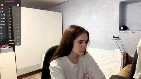 Lia online show from November 2025 02:10:01 PM